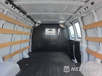 2025 Chevrolet Express 2500 Cargo Van 1WT 135.0" WB - zdjęcie 15 z 21 - miniatura