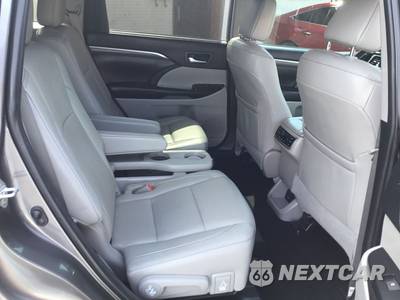 2019 Toyota Highlander Limited Platinum - zdjęcie 6 z 15 - miniatura