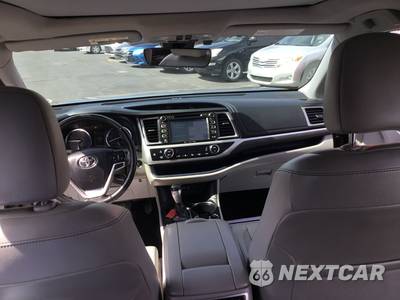 2019 Toyota Highlander Limited Platinum - zdjęcie 11 z 15 - miniatura
