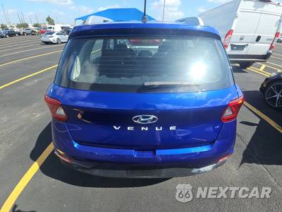 2025 Hyundai Venue SEL - zdjęcie 5 z 23 - miniatura