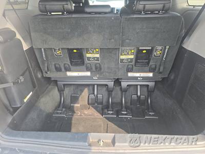2017 Toyota Sienna SE Premium 8-Passenger 119.3" WB - zdjęcie 17 z 24 - miniatura