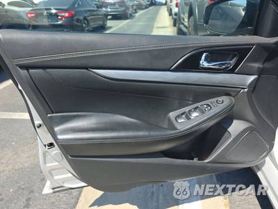 2018 Nissan Maxima SV - zdjęcie 9 z 39 - miniatura