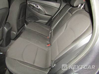 2018 Hyundai Elantra GT Hatchback - zdjęcie 18 z 21 - miniatura