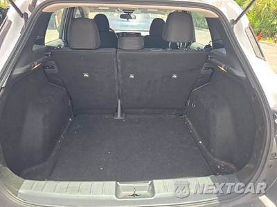 2025 Nissan Kicks S - zdjęcie 17 z 26 - miniatura