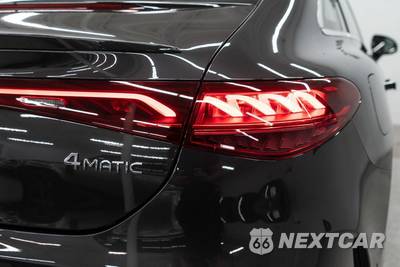 2023 Mercedes-Benz EQE 500 4MATIC Sedan - zdjęcie 51 z 58 - miniatura