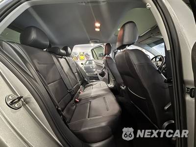 2015 Volkswagen Golf 1.8T S Hatchback w/Sunroof - zdjęcie 16 z 47 - miniatura