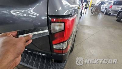 2020 Nissan TITAN SL Crew Cab Short Bed - zdjęcie 27 z 31 - miniatura