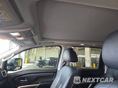 2020 Nissan TITAN SL Crew Cab Short Bed - zdjęcie 18 z 31 - miniatura