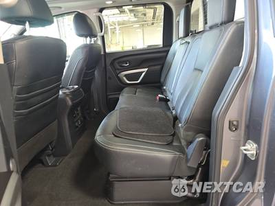 2020 Nissan TITAN SL Crew Cab Short Bed - zdjęcie 13 z 31 - miniatura
