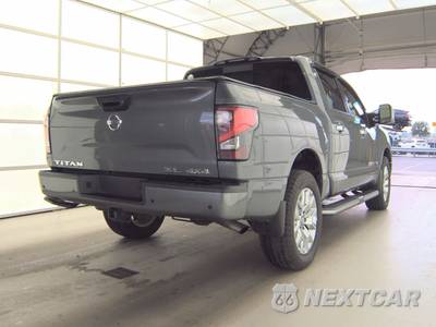 2020 Nissan TITAN SL Crew Cab Short Bed - zdjęcie 4 z 31 - miniatura