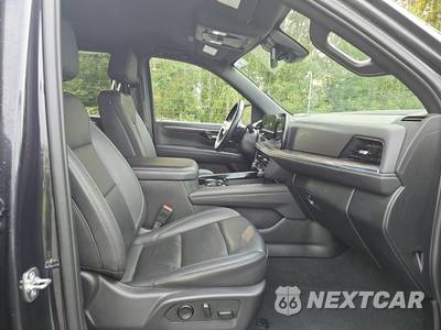 2025 Chevrolet Suburban Z71 2Z7 - zdjęcie 8 z 32 - miniatura