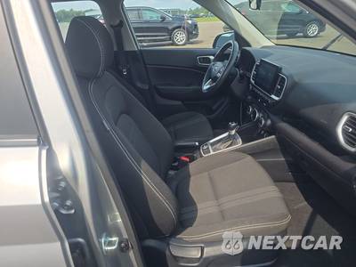 2025 Hyundai Venue SEL - zdjęcie 8 z 28 - miniatura