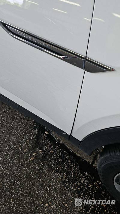 2025 Volkswagen Atlas Cross Sport 2.0T SE w/Technology - zdjęcie 21 z 24 - miniatura