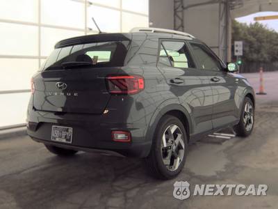 2025 Hyundai Venue SEL - zdjęcie 4 z 26 - miniatura