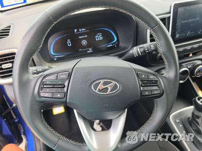 2025 Hyundai Venue SEL - zdjęcie 10 z 23 - miniatura