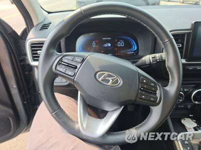 2025 Hyundai Venue SEL - zdjęcie 10 z 23 - miniatura