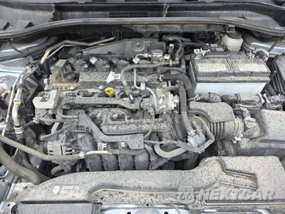 2025 Toyota Corolla Cross LE - zdjęcie 15 z 32 - miniatura
