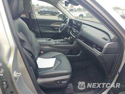 2025 Toyota Grand Highlander XLE - zdjęcie 8 z 31 - miniatura