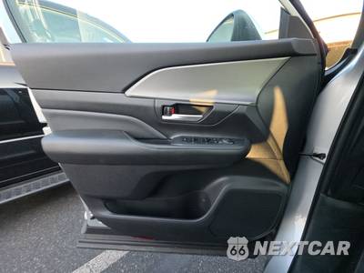 2025 Toyota Grand Highlander XLE - zdjęcie 9 z 35 - miniatura