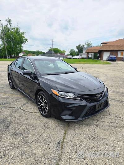 2018 Toyota Camry SE - zdjęcie 8 z 17 - miniatura