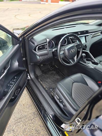 2018 Toyota Camry SE - zdjęcie 9 z 17 - miniatura