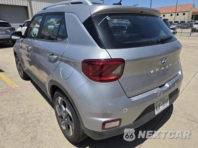 2025 Hyundai Venue SEL - zdjęcie 17 z 29 - miniatura