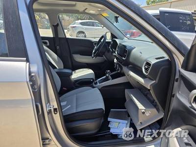 2025 Hyundai Venue SEL - zdjęcie 24 z 29 - miniatura