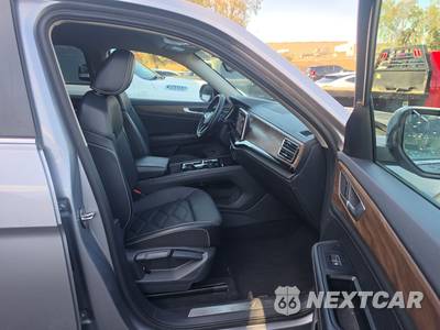 2025 Volkswagen Atlas 2.0T SE w/Technology - zdjęcie 8 z 25 - miniatura