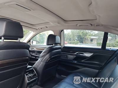 2016 BMW 7 Series Sedan 750i xDrive - zdjęcie 26 z 45 - miniatura