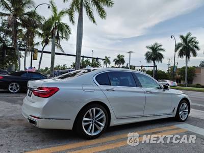 2016 BMW 7 Series Sedan 750i xDrive - zdjęcie 12 z 45 - miniatura