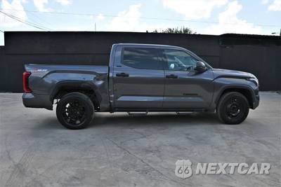2022 Toyota Tundra SR5 Crew Cab Short Bed - zdjęcie 8 z 23 - miniatura