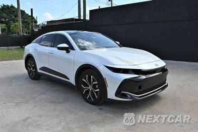 2023 Toyota Crown Limited - zdjęcie 1 z 24 - miniatura