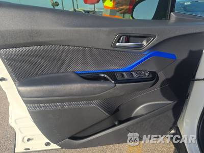 2021 Toyota C-HR XLE - zdjęcie 15 z 24 - miniatura