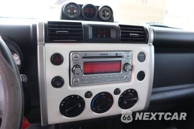 2011 Toyota FJ Cruiser w/Rear Doors - zdjęcie 11 z 21 - miniatura