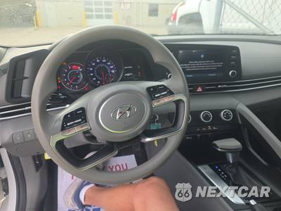 2022 Hyundai Elantra SE - zdjęcie 11 z 31 - miniatura