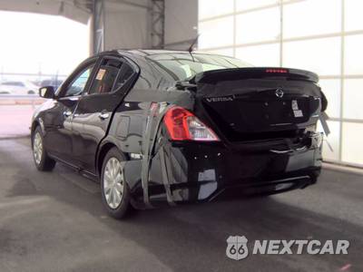 2016 Nissan Versa SV - zdjęcie 6 z 46 - miniatura