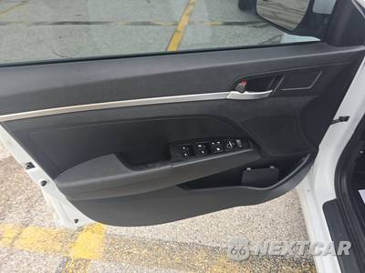 2020 Hyundai Elantra SE Sedan - zdjęcie 9 z 30 - miniatura