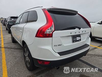 2011 Volvo XC60 T6 w/Moonroof - zdjęcie 6 z 30 - miniatura