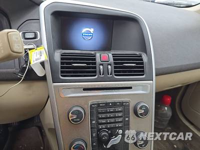 2011 Volvo XC60 T6 w/Moonroof - zdjęcie 11 z 30 - miniatura