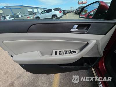 2016 Hyundai Sonata Sport - zdjęcie 9 z 18 - miniatura