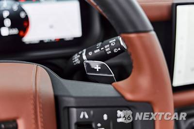 2025 Land Rover Defender 110 OCTA Edition One - zdjęcie 69 z 87 - miniatura