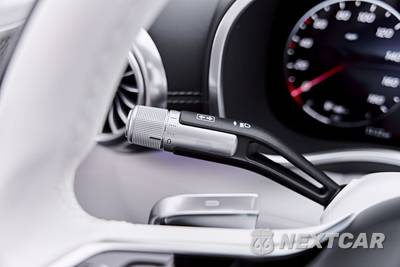 2026 Mercedes-Benz Maybach SL 680 Monogram Series - zdjęcie 68 z 85 - miniatura