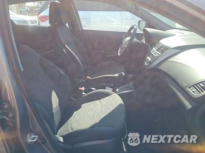 2017 Hyundai Accent SE Hatchback - zdjęcie 8 z 30 - miniatura