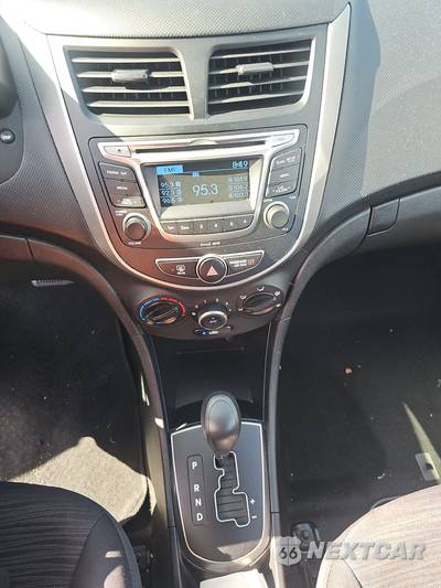 2017 Hyundai Accent SE Hatchback - zdjęcie 11 z 30 - miniatura