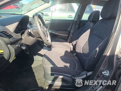 2017 Hyundai Accent SE Hatchback - zdjęcie 7 z 30 - miniatura