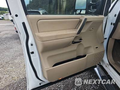 2014 Nissan TITAN SL Crew Cab Short Bed - zdjęcie 9 z 40 - miniatura