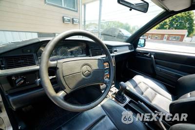 1987 Mercedes-Benz 190 190 E - zdjęcie 25 z 59 - miniatura