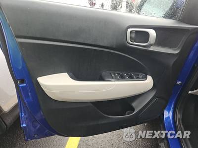 2025 Hyundai Venue SEL - zdjęcie 9 z 24 - miniatura