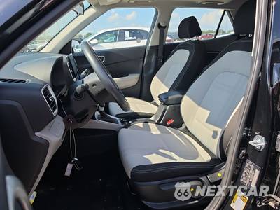 2025 Hyundai Venue SEL - zdjęcie 7 z 25 - miniatura