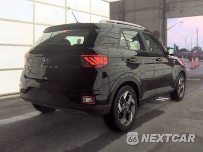 2025 Hyundai Venue SEL - zdjęcie 4 z 25 - miniatura